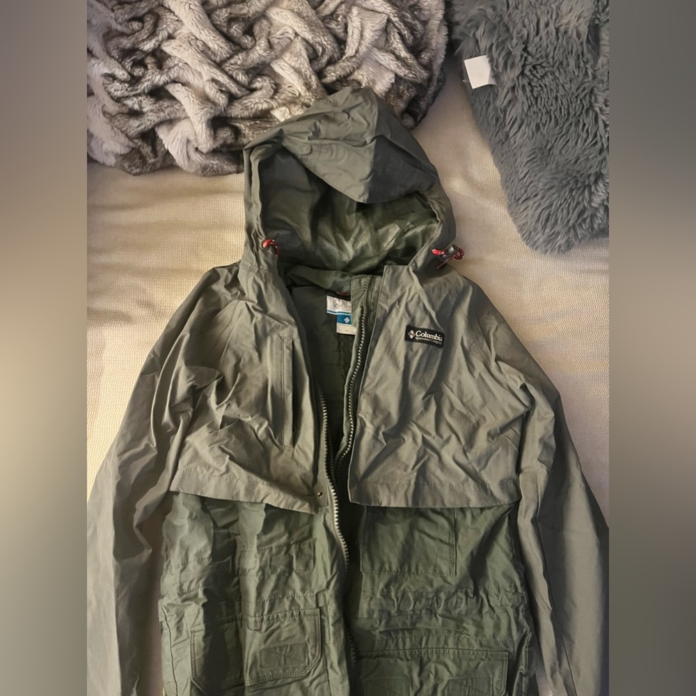 Columbia Women's RainCoat/ Vest